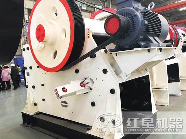 新一代CJ欧版颚式破碎机凭借高产、低耗迅速走红市场