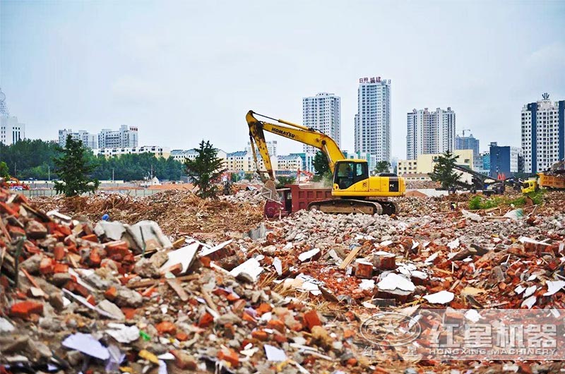 建筑废料砖渣破碎机多少钱一套？用移动破碎机效果好吗？