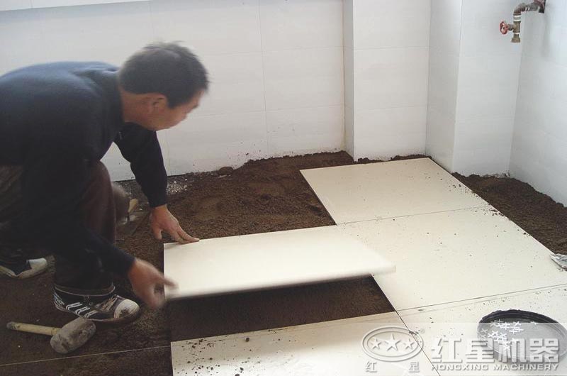 铺地砖用石粉和沙子哪个好？制粗石粉用什么制沙机？